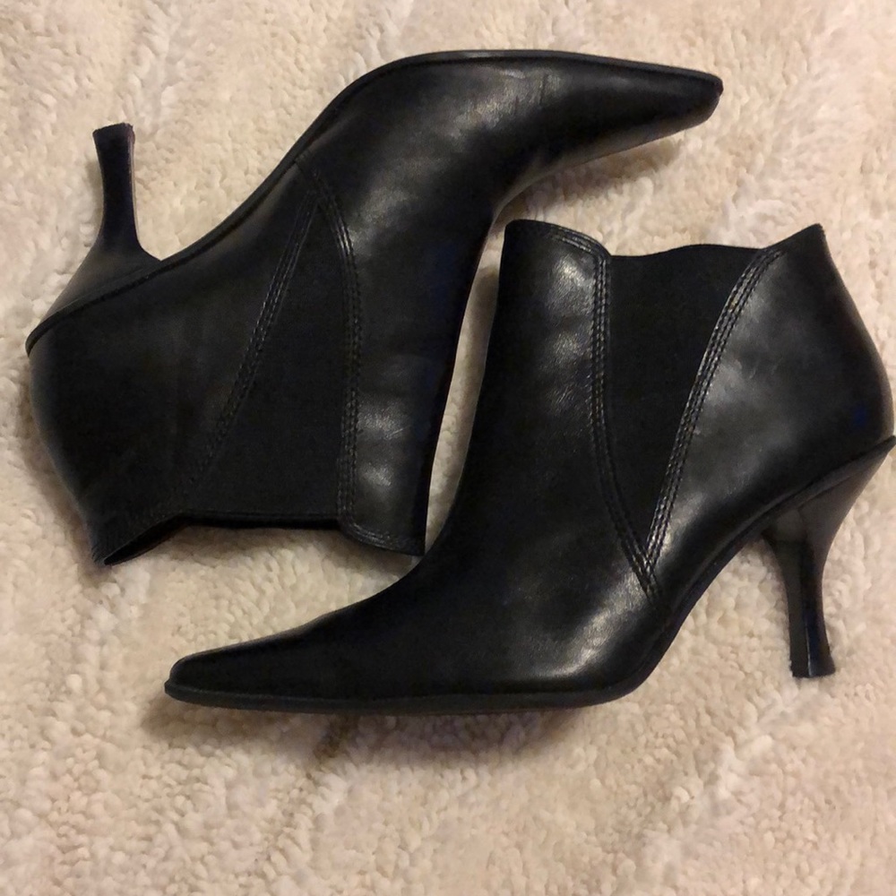 Anne Klein ankle black boots size 7 1/2 or 8